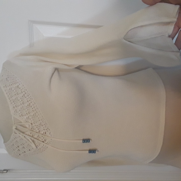 Y2K Crochet neckline Top w/ 3/4 split sleeves Lightweight Knit beaded tie - Picture 2 of 15